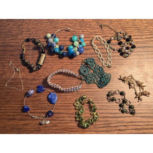 Lot De Bracelets : Perles Et Autres