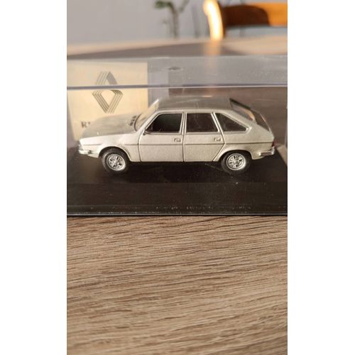 Voiture Miniature 1/43 Renault 30