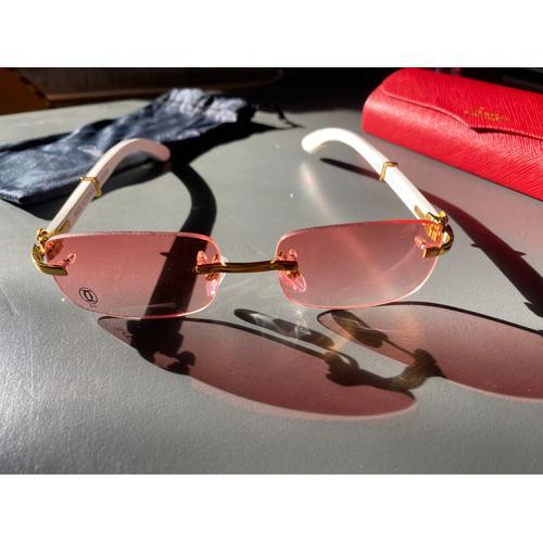 Lunettes De Soleil Cartier Rouge En Parfait État. Il S’Agit D’Un Cadeau Mais Elles Ne Correspondent Pas À Mon Style.