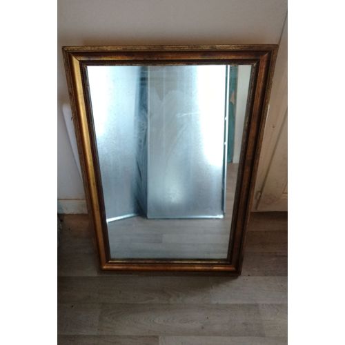 GRAND MIROIR AVEC CADRE DORE