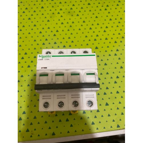 Disjoncteur Schneider IC60N C32