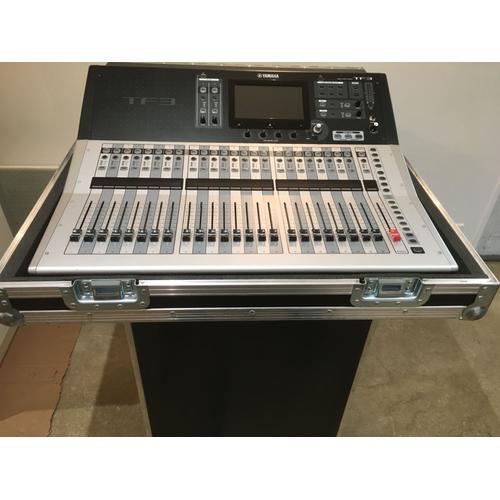 YAMAHA TF3 console numérique + flight