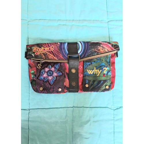 Sac Desigual trousse de toilette collection rare pochette Why en cuir rabattable intérieur poches bleu sans bandoulière parfait état - Envoi très RAPIDE et SOIGNE.