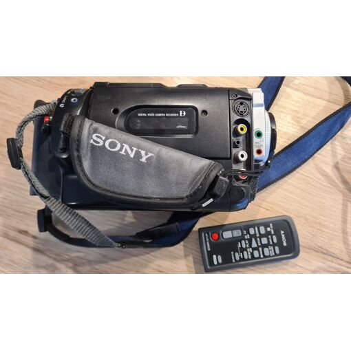 Sony Handycam DCR-TRV110E - Caméscope - 800 KP - 20x zoom optique ...