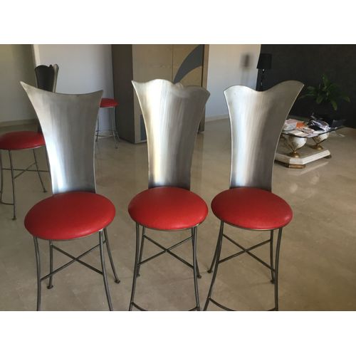 Table Design Et Chaises Hautes