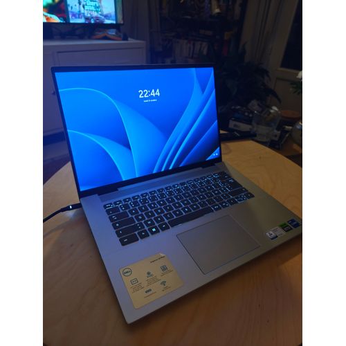 Dell Inspiron 16 Plus 7630 - 16" Intel Core i7-13620H - 2.4 Ghz - Ram 32 Go - SSD 1 To