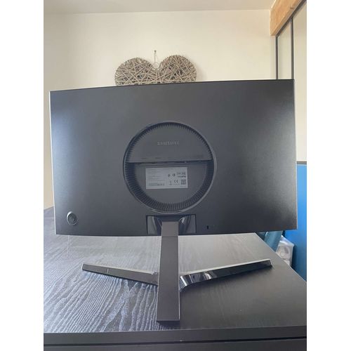 Écran Samsung 144Hz (Samsung C24RG50FQU) Dalle VA, résolution FHD 