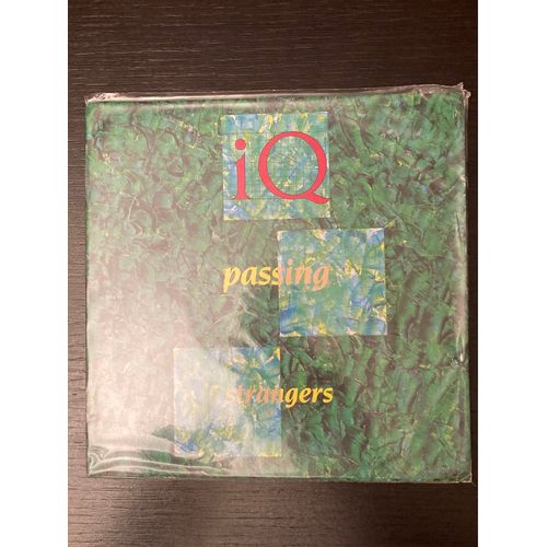 Iq - Passing Strangers - 45 Tours (7’’)