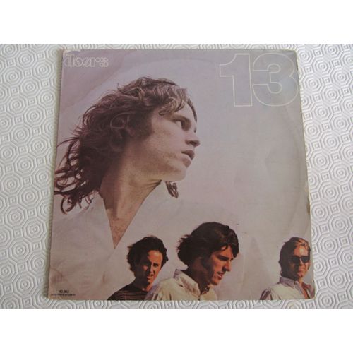 13 : Light My Fire - People Are Strange - Back Door Man - Moonlight Drive - Touch Me - Love Me Two Times - Hello, I Love You - Wild Child - The Unknown Soldier - Etc...