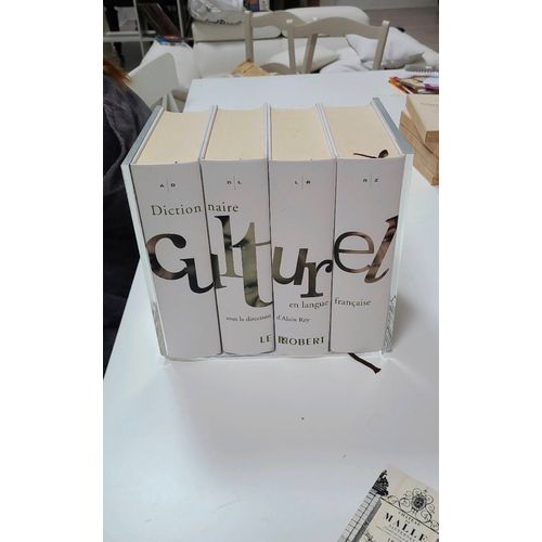 Dictionnaire Culturel En Langue Française - Le Robert (Sous La Direction D’Alain Rey)