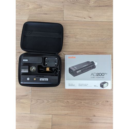 FLASH GODOX AD200 PRO + Accessoires