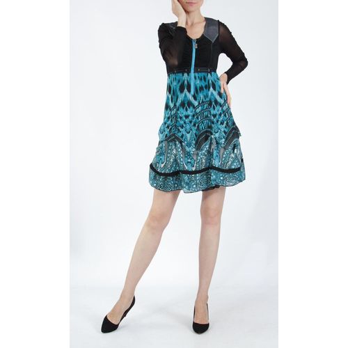 Robe Noir Et Bleu Avec Manches En Voile