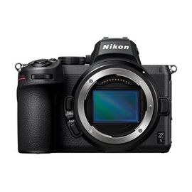 Nikon Z5 Boiter Nu