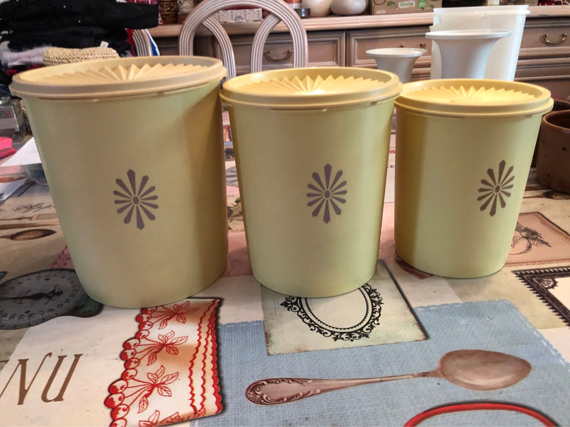 2 Boites Tupperware soleil jaune vintage