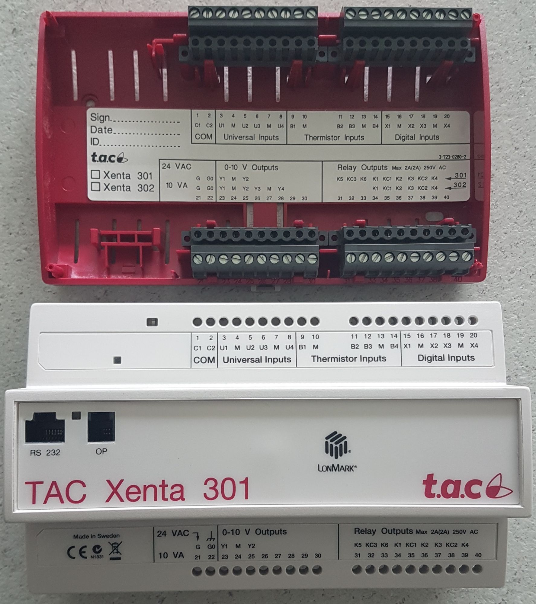 Schneider TAC Xenta 301, Régulateur DDC digital programmable, nombre entrées/sorties: 20 I/O (4 x DI, 4 x AI, 4 x UI, 6 x DO, 2 x AO), montage: rail DIN, alimentation: 24VAC