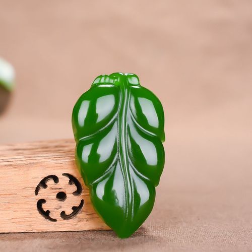 Collier Pendentif En Feuille De Jade Verte Chinoise, Bijoux À Breloques, Accessoires De Mode, Amulette Sculptée À La Main, Cadeaux Pour Femmes