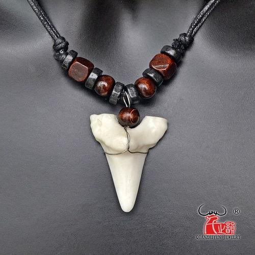 Fy-001-L - Collier En Forme De Dents De Requin Pour Homme Et Femme, Bijou De Surf Hawaïen, Fait À La Main, Pendentif En Os Tribal Maori De Nouvelle-Zélande, Ras Du Cou, 1 Pièce