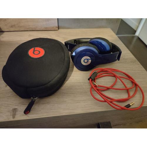 Je mets mon casque Beats solo1 HD en vente, il est en très bon état.