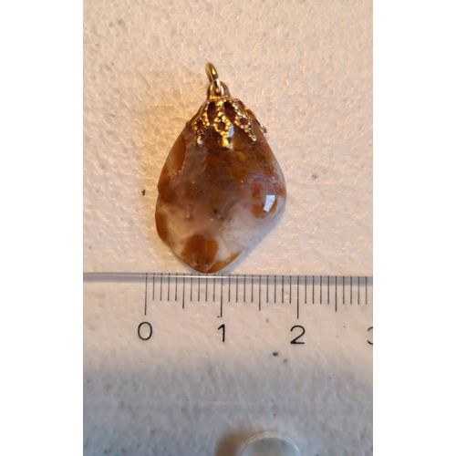 Petit Pendentif Pierre