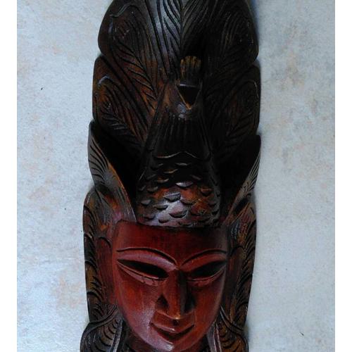 Masque Du Sri Lanka Ancien Ceylan Ambalangoda 2004 Art Premier Lointain D'asie 25 X 10 X 7 Cm Visage Humain Surmonté D'un Oiseau Au Plumage Opulent Du Style D'un Paon Indonésie Art Indien