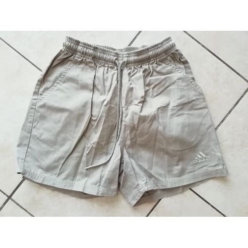 Short Femme Adidas Taille 40.