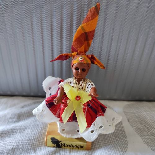 Poupée Folklorique