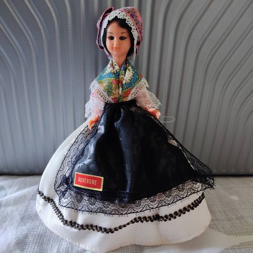 Poupée Folklorique