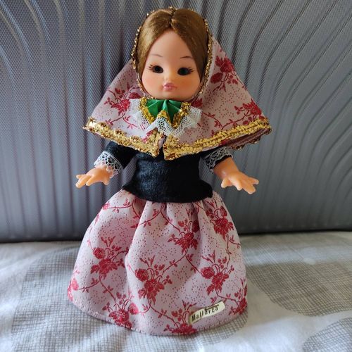 Poupée Folklorique