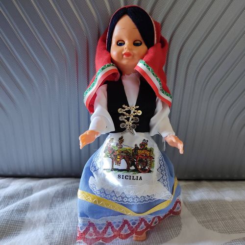 Poupée Folklorique