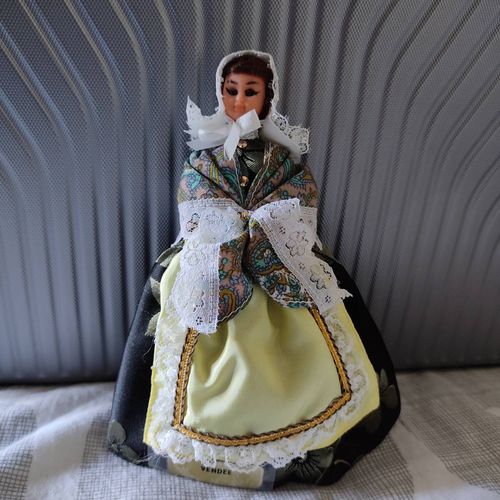 Poupée Folklorique
