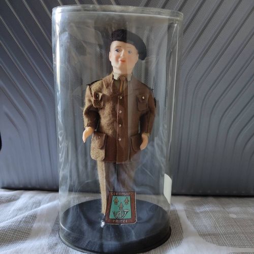 Poupée De Collection Militaire