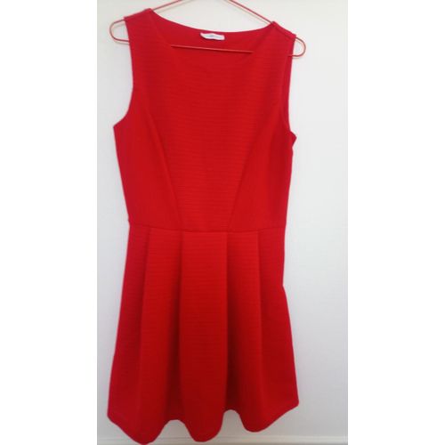 Robe Rouge Cache Cache