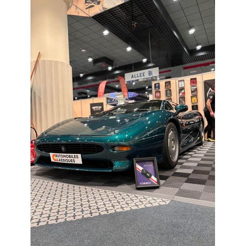 Cadre voiture Jaguar XJ 220 échelle 1/43