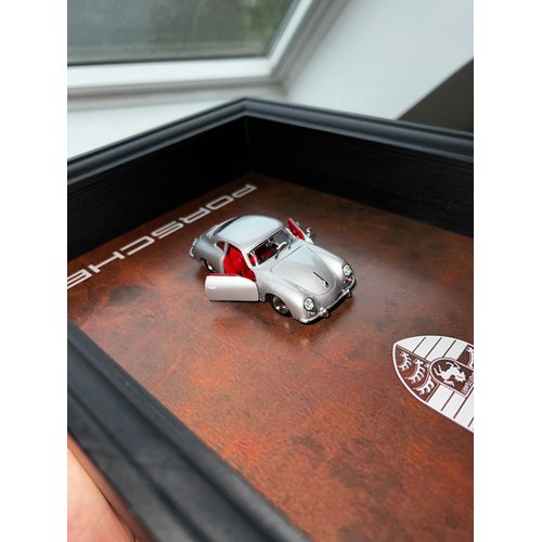 Cadre voiture Porsche 356 A (Portières ouvertes) échelle 1/43