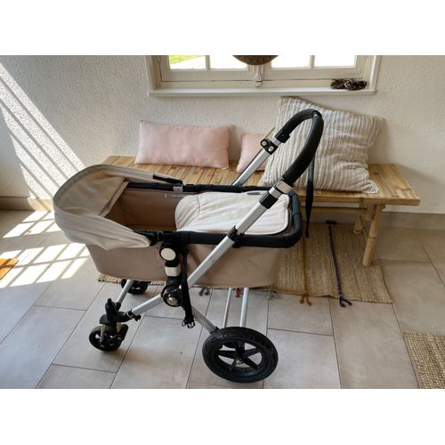 Poussette Bugaboo Cameleon Entièrement Équipée, Très Bon État, Très Peu Servi. A Récupérer En Main Propre.