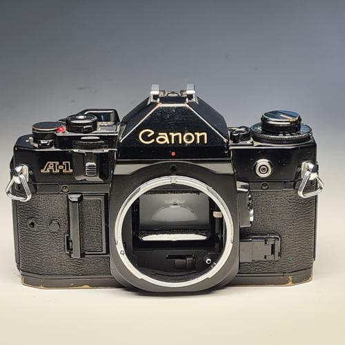 Appareil photo argentique CANON A1, boitier nu.