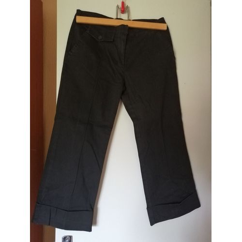 Pantacourt 40 Coton 97%,Élasthane 3%.