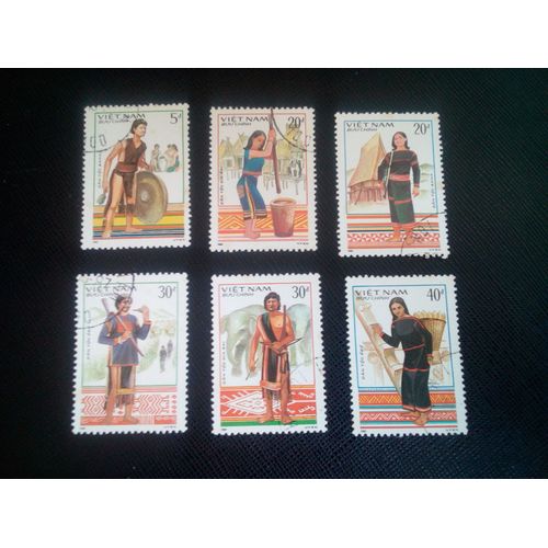 Timbre Vietnam Y T 807 A 812 Série : Costumes Des Habitants De Tay Nguyen 1987 ( 020607 )