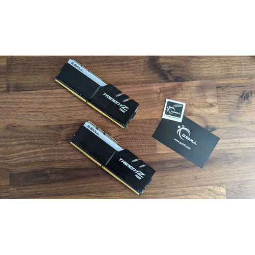 Mémoire RAM G.Skill TridentZ 16Go (2x8) DDR4-3200 CL16 (F4-3200C16D-16GTZR)