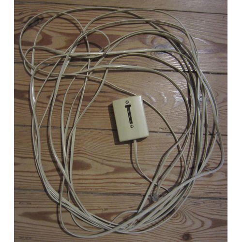 Câble téléphonique RJ11 + Prise gigogne Femelle Murale 10 mètres