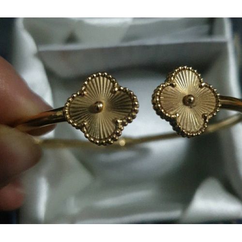 Bracelet En Or 18k, Acheté Cette Année, Un Petit Pli À L'intérieur Qui Ne Gêne À Rien Visible Sur Les Photos, Poids 7,65gr.