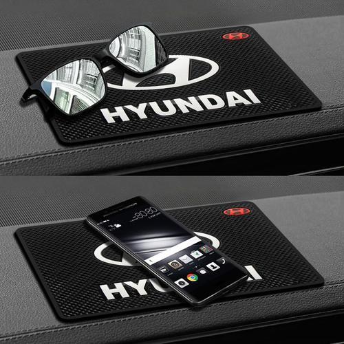 Tapis Adhésif En Silicone Non-Ald Pour Logo De Voiture Panneau De Placement De Téléphone Portable Pour Hyundai I20 I30 Elantra Accent Nexo Macat