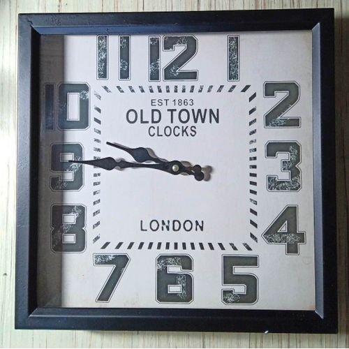 Horloge murale 33 x 33 x 8 cm