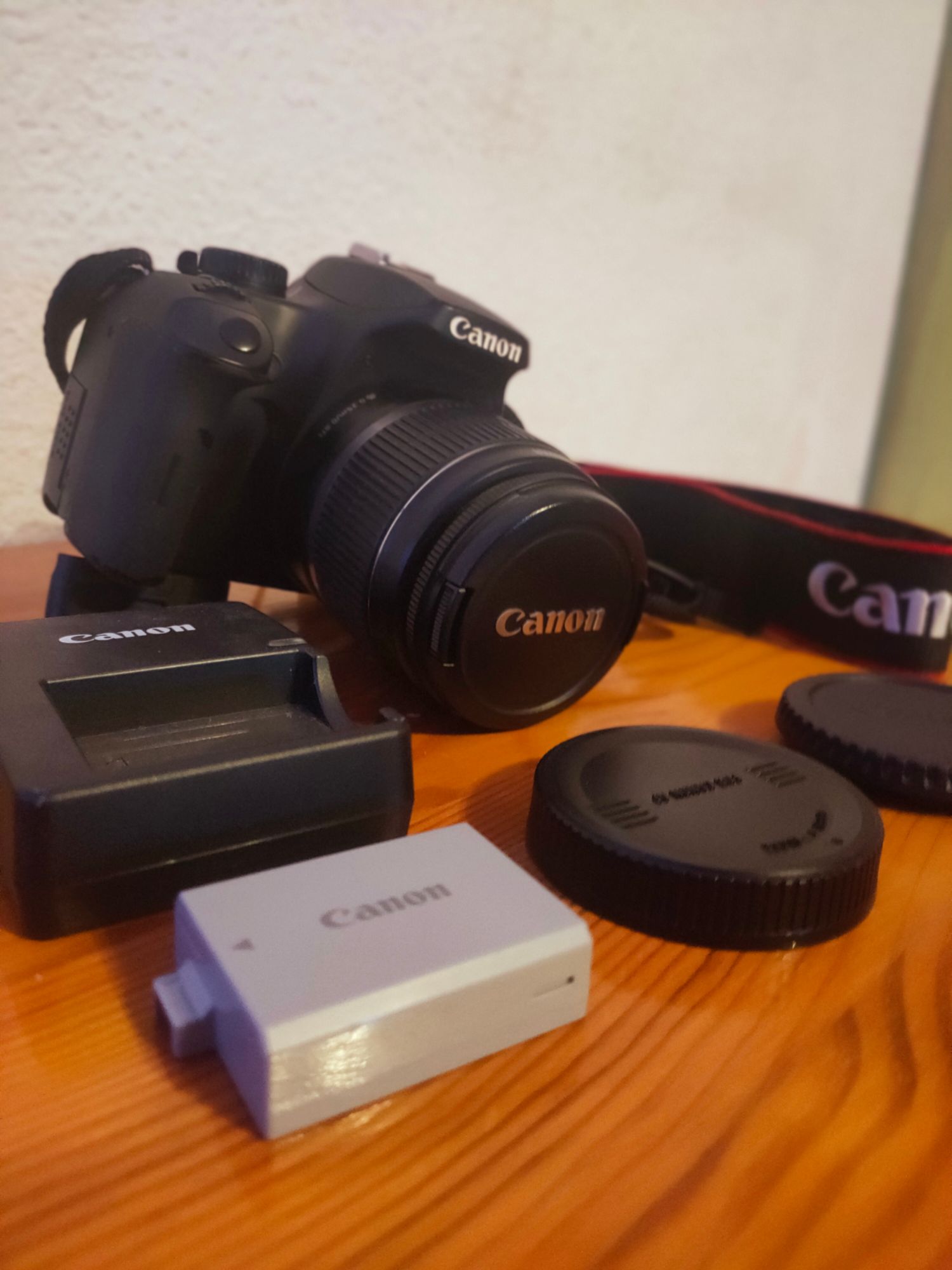 Canon EOS 1000D 10.1 mpix + Objectif EFS 18-55mm