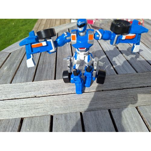 Robot Bleu Articulé 21cm De Haut