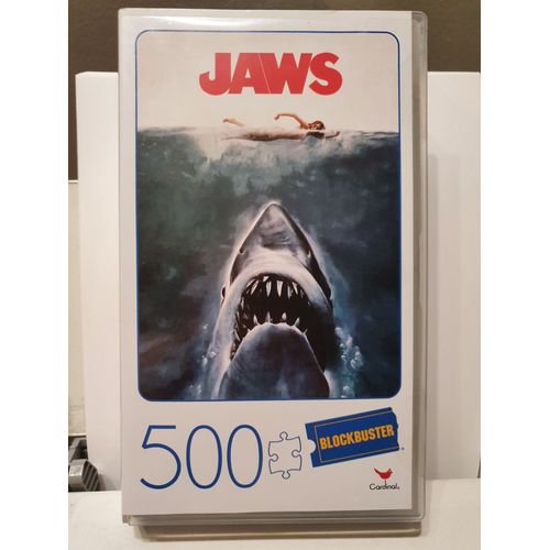 Spin Master Games 500-Piece in Plastic Video Case Jaws Movie Puzzle 500 pi ces dans Une Mallette en Plastique rétro Blockbuster VHS 6058946