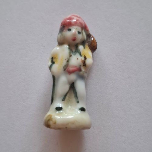 Fève - Santon - Crèche - Santon Homme Fagot Bois Sur Le Dos Socle Vert