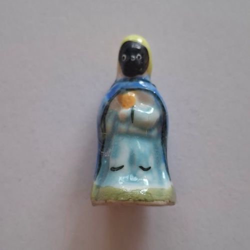 Fève - Santon - Crèche - Santon Mage Balthazar Vierges Au Visage Noir Socle Vert