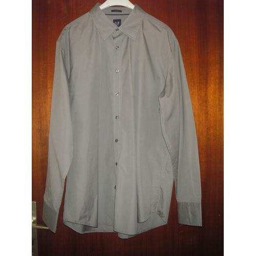 Chemise Homme Manches Longues, Col V Gap ( Basic Fit ),Taille Xl, Coloris Gris, Fermeture 8 Boutons Ton Sur Ton, Manches 3 Boutons, 2 Plis À L'arrière, 100% Coton, Longueur: 83 Cm, Largeur: 51 Cm.