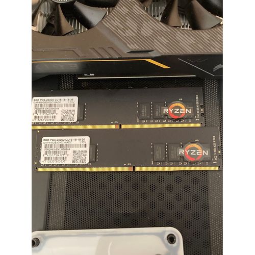 Barrette RAM DDR4 16go (x2 8)
